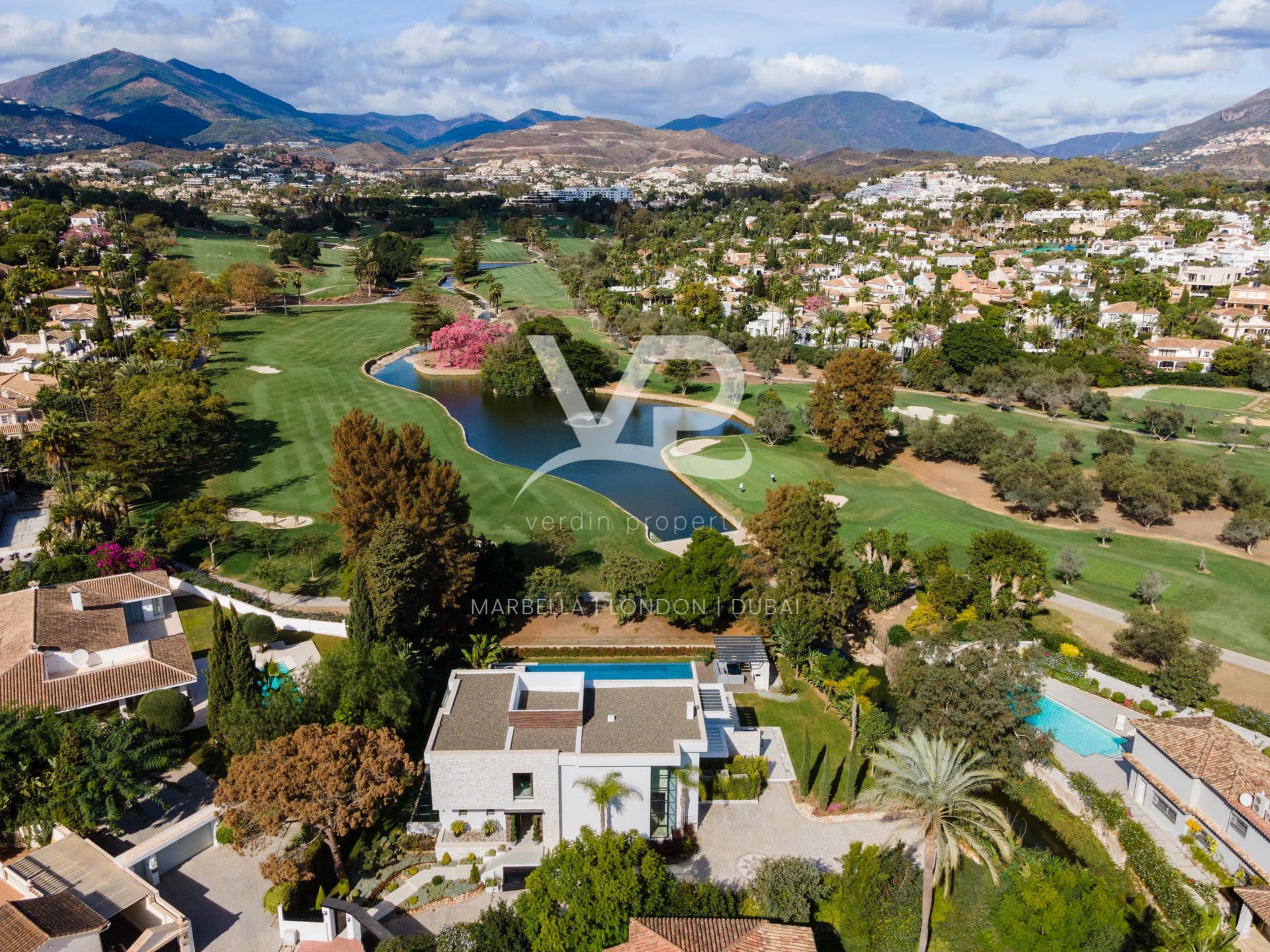 Villa Brisa, frontline golf villa in Nueva Andalucia