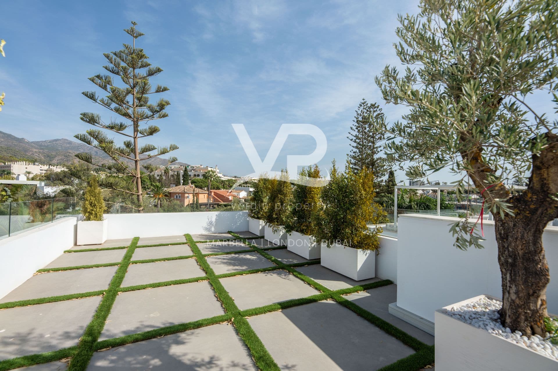 Villa Cypress, modern beachside villa