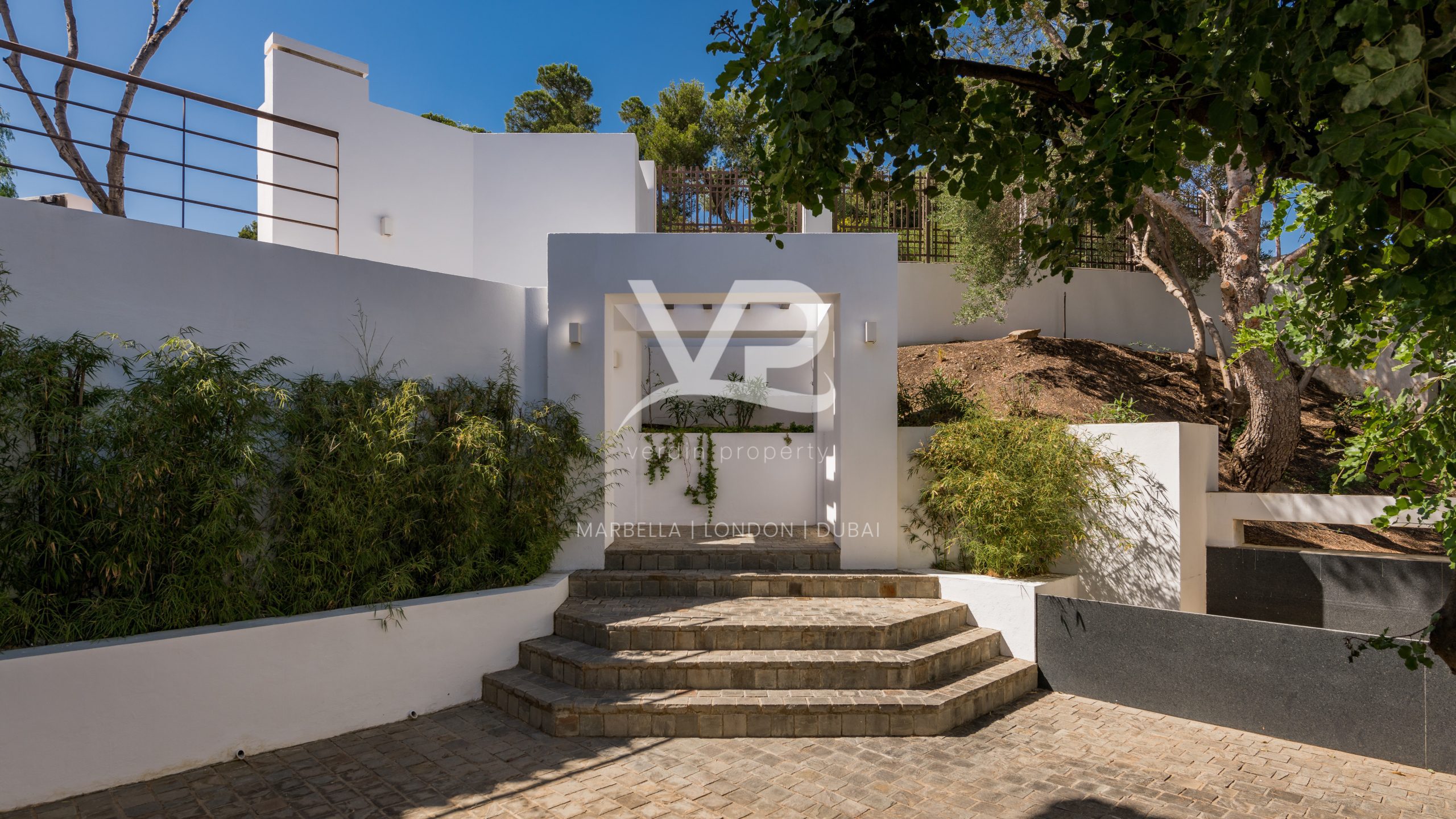 Modern villa in Altos de Los Monteros - Verdin Property