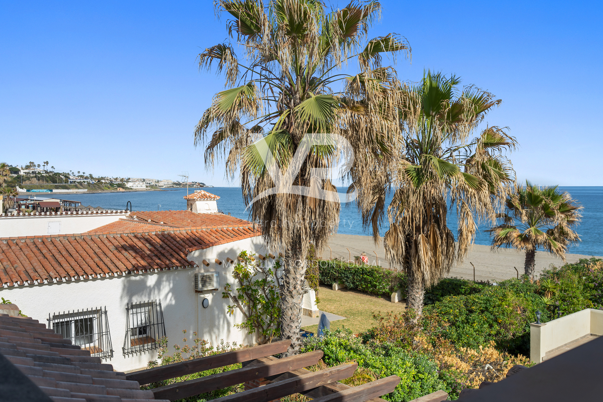 Beachfront villa for sale in La Cala - Verdin Property