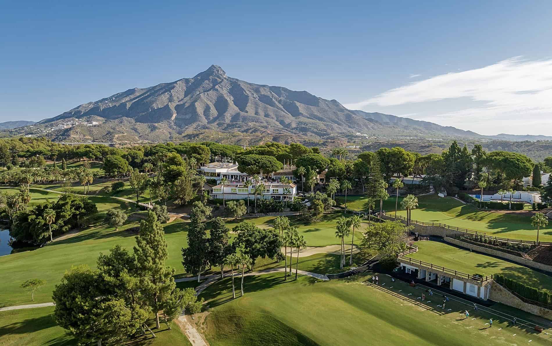 Golf course with scenic mountain views in Marbella, ideal for golf enthusiasts.